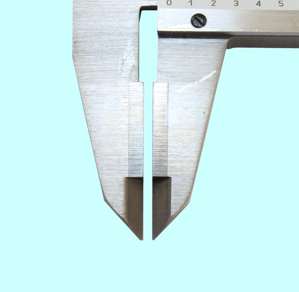 Штангенциркуль 0 - 125 ШЦТ-I (0,05) с тв.спл. губками, с глубиномером "TLX"