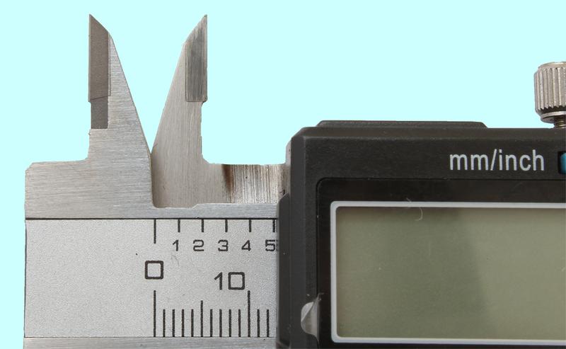 Штангенциркуль 0 - 150 ШЦЦТ-I (0,01) электронный с тв. спл. губками, с глубиномером "TLX"